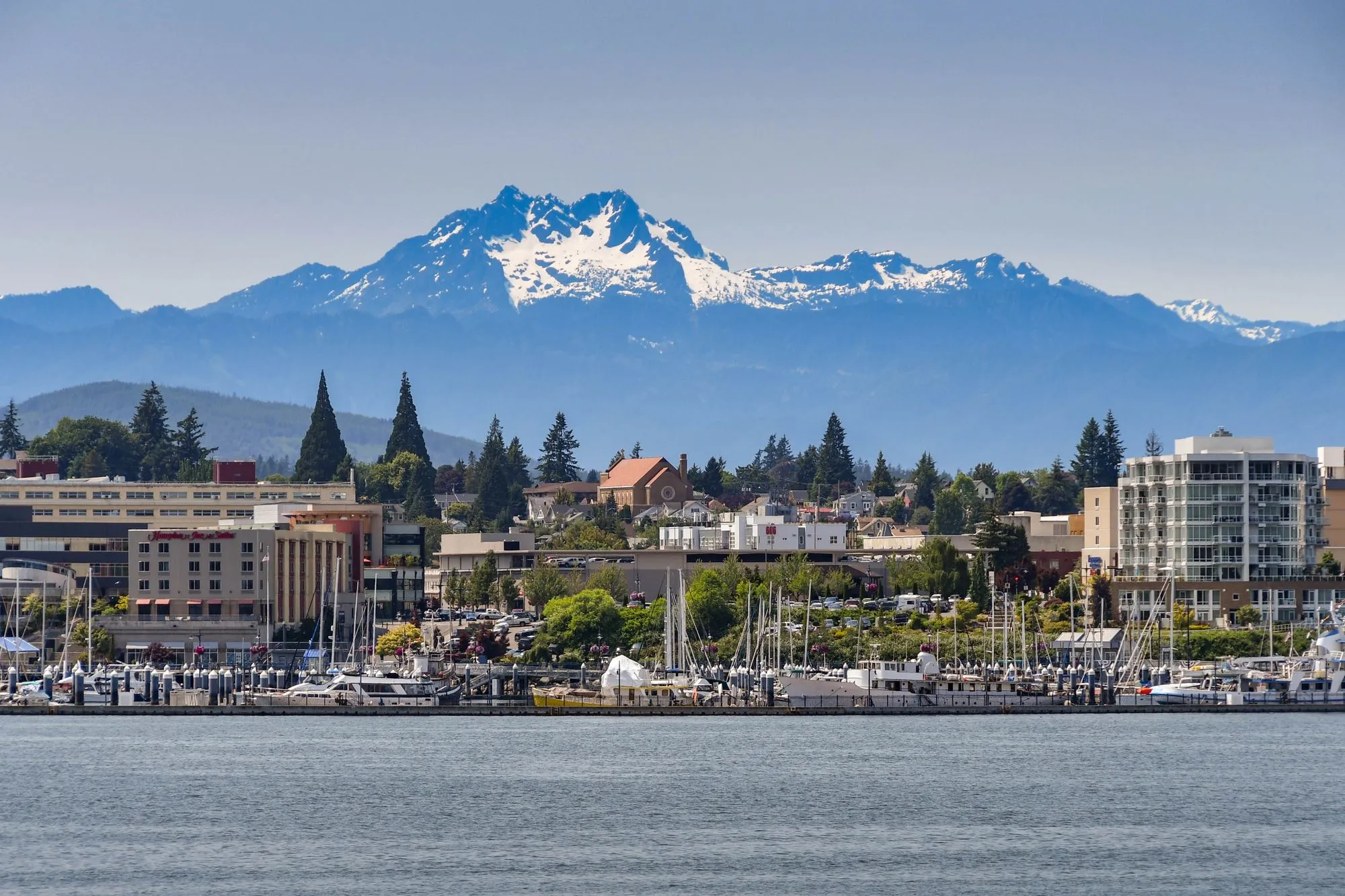Making moves stress-free, simple, and fast for families and businesses across Bremerton, WA